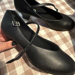 Women’s Manhattan Capezio Dance Shoe Size 6